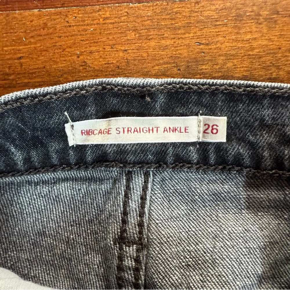 Levi's Ribcage Straight Ankle Jeans in Dark Gray - Picture 3 of 4